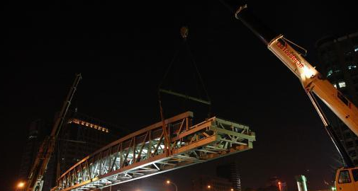 国内单跨最大铝合金桁架天桥改造升级